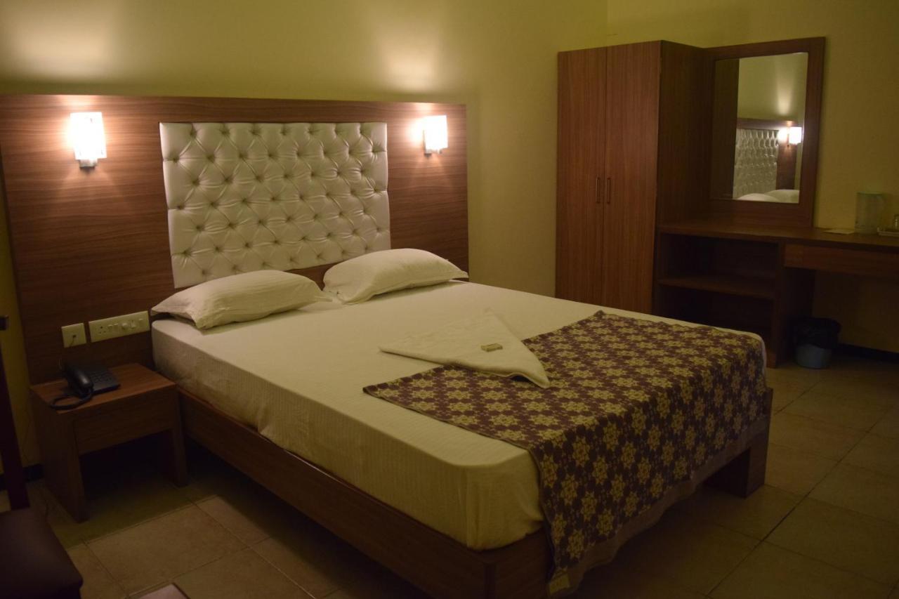 Kudla Rasa Prakash Hotell Mangalore Eksteriør bilde